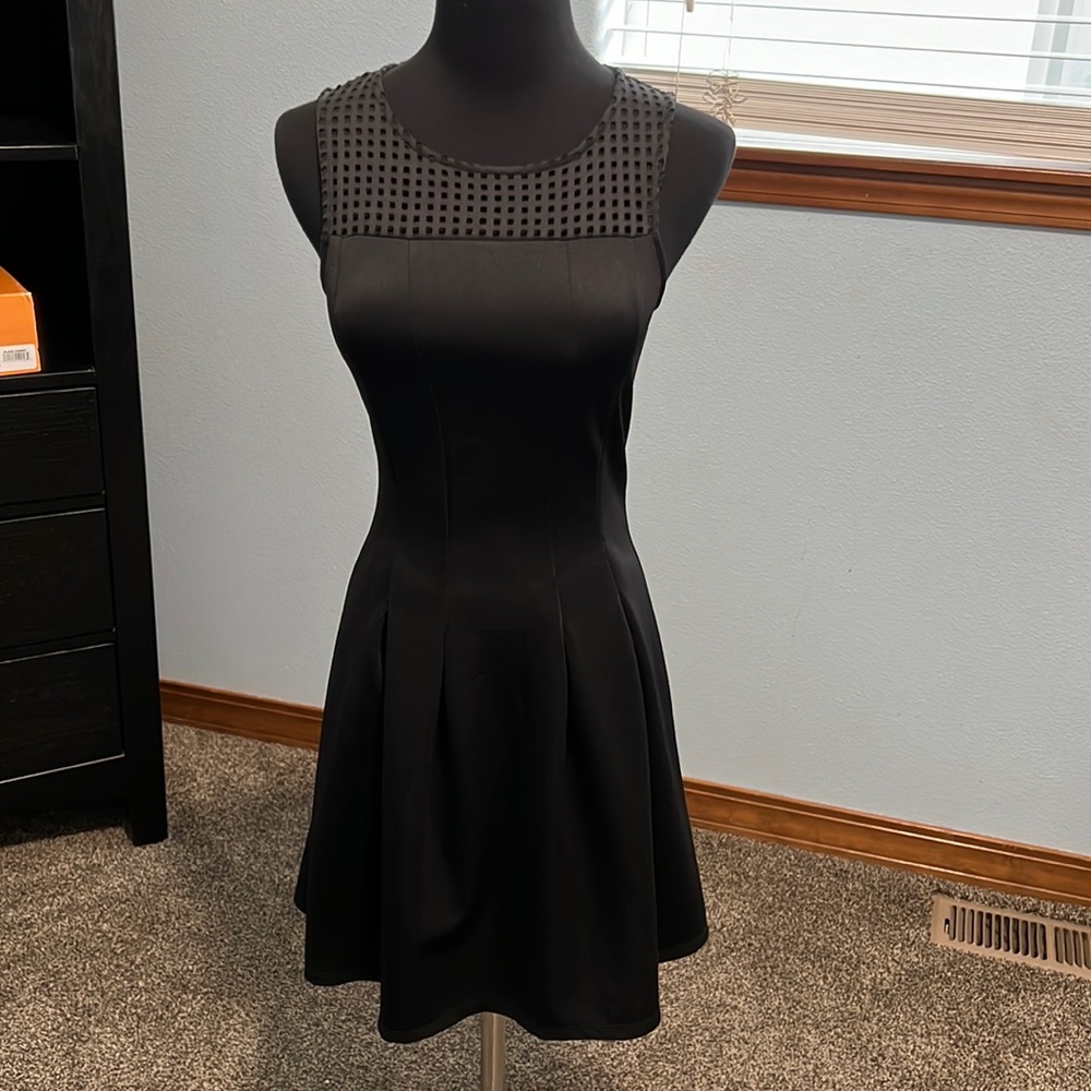 COPY - New Monteau Los Angeles pleated black dress sleeveless XS